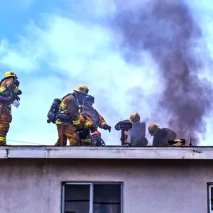 Incêndio atinge condomínio de casas em Pelotas