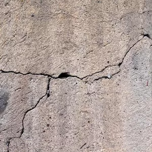 Como proteger superfícies de concreto do efeito da desidratação provocada pelo calor e pelo vento?