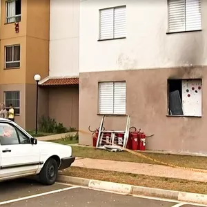 Homem invade condomínio, ateia fogo em apartamento e mulher morre carbonizada