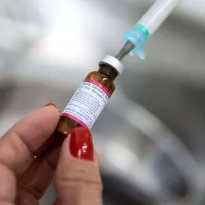 Moradores podem solicitar vacinação contra sarampo em condomínios 