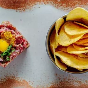 Novo em folha: Ícone Gastro Rock traz cozinha fusion em atmosfera despojada