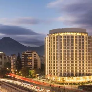 Santiago do Topo: O imponente Hotel Cumbres Vitacura no Chile
