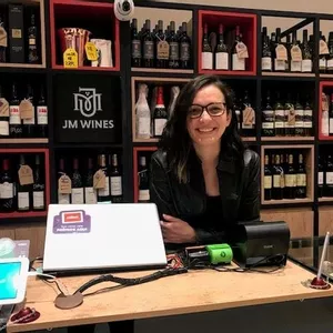 Novo projeto: A sommelière Jessica Marinzeck abre sua loja JM Wines
