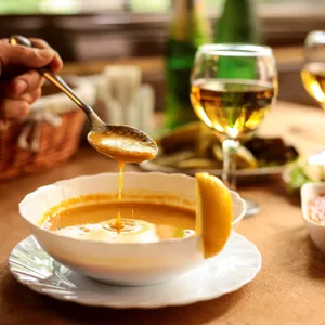 A brasileira Salton propõem sopa e vinho para esse inverno