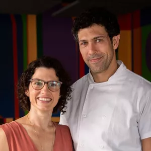Sesc Carmo promove bate-papo cultural com o chef Rodrigo Oliveira e Adriana Salay